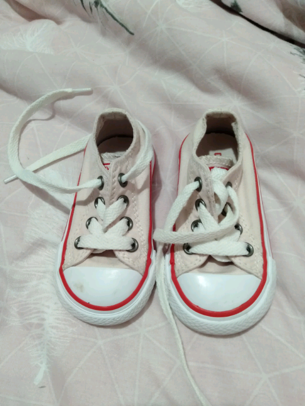 childrens size 4 converse